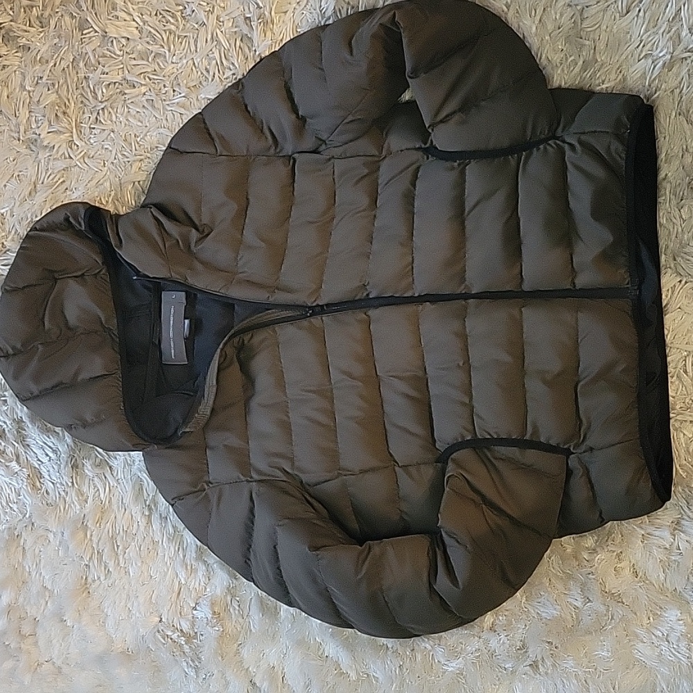 Men French Connection (L) Hooded Puffer, Olive Green in perfect condition.